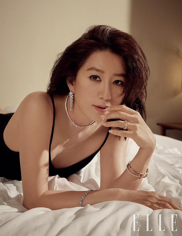 Ngỡ ngàng với visual hồi trẻ của bà cả Kim Hee Ae: Biểu tượng sắc đẹp một thời, diễn xuất đỉnh cao khó ai sánh bằng - Ảnh 2.