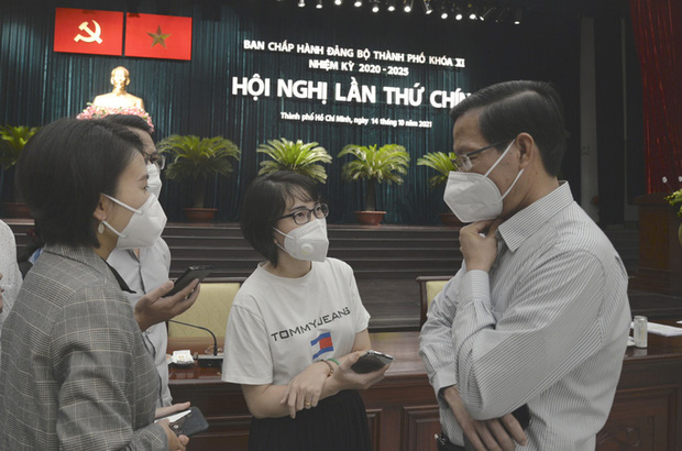 Chủ tịch Phan Văn Mãi: Chưa thể nói TP.HCM đã trở lại trạng thái bình thường mới - Ảnh 1.