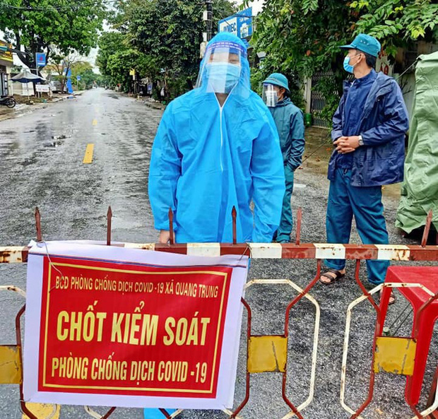  Ổ dịch liên quan 2 vợ chồng dương tính sau ngày họp phụ huynh: Tăng lên đến 86 ca - Ảnh 2.