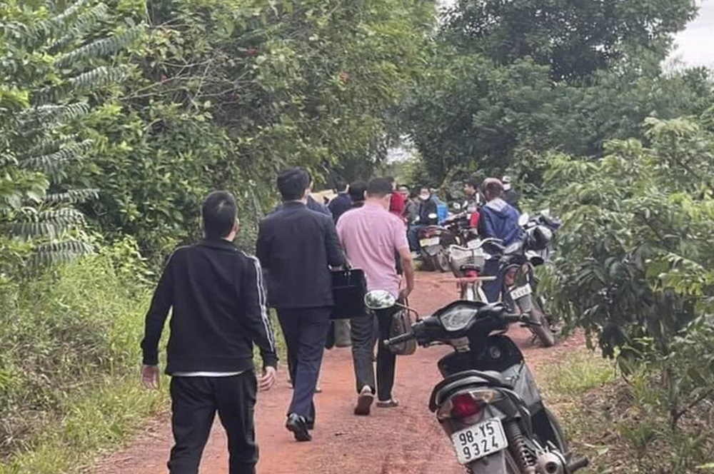 Thảm án 3 người chết ở Bắc Giang: Nghi phạm che 3 thi thể, rửa dao rồi bỏ trốn - Ảnh 3.