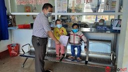 Xúc động hình ảnh cặp đôi 'tí hon' đi đăng ký kết hôn tại Đắk Lắk