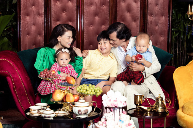 Đại gia đình Hồ Ngọc Hà mừng “cặp sinh đôi vàng” Lisa - Leon được 1 tuổi với bộ ảnh thời trang sang chảnh - Ảnh 6.