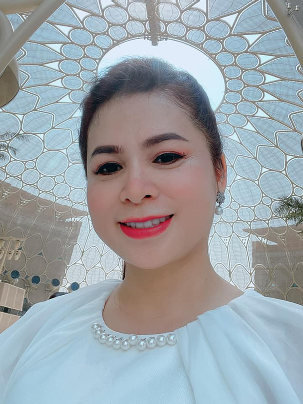 Ngoại lệ ngàn năm có một: Vợ cũ vua cà phê Đặng Lê Nguyên Vũ tung 1 bức ảnh selfie, khí chất  của nữ CEO giờ như thế nào? - Ảnh 2.