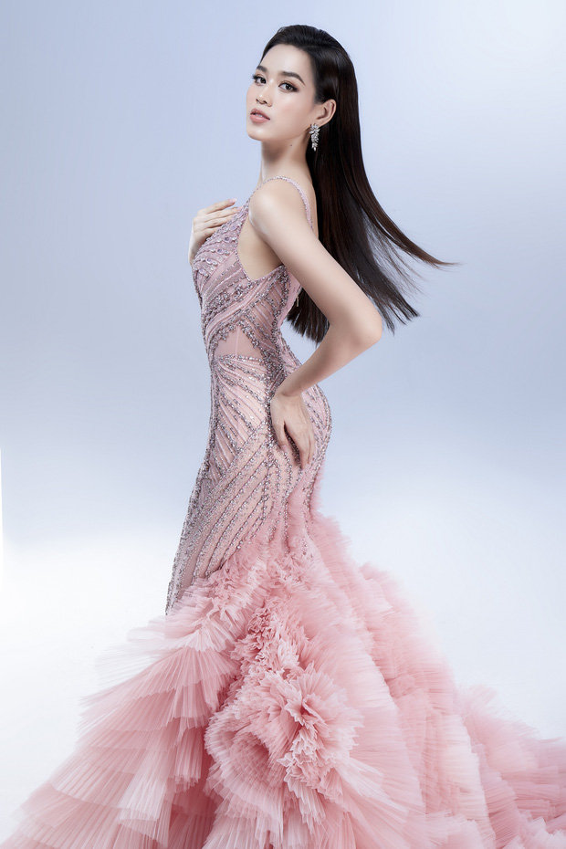 Công bố 2 bộ trang phục dạ hội Đỗ Hà mang đến Miss World, netizen tranh cãi mệt nghỉ vẫn chưa thể chốt đơn - Ảnh 4.