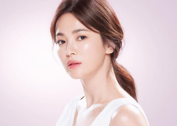 Song Hye Kyo hé lộ bí kíp đặc biệt để 40 tuổi da vẫn căng bóng hoàn hảo, netizen lại bất ngờ phẫn nộ đến mức nổ ra tranh cãi? - Ảnh 7.