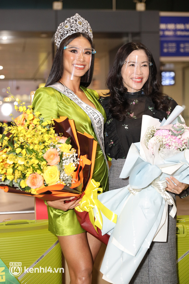 Kim Duyên xanh lá toàn tập, chính thức lên đường đến Israel chinh chiến Miss Universe 2021 - Ảnh 9.