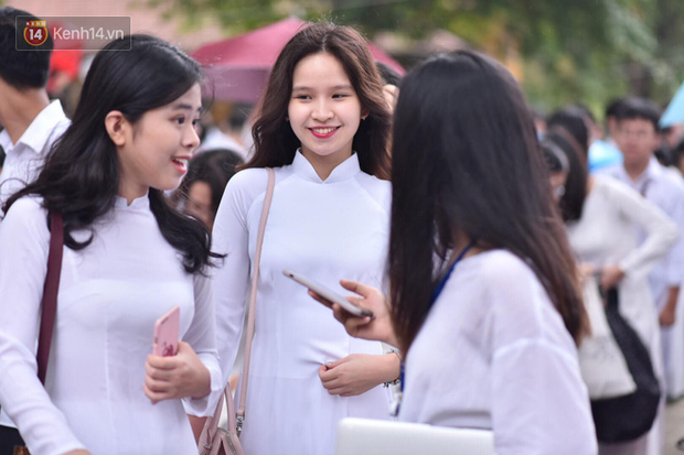 NÓNG: Hà Nội dự kiến cho học sinh THPT đi học trở lại vào đầu tuần sau - Ảnh 1.