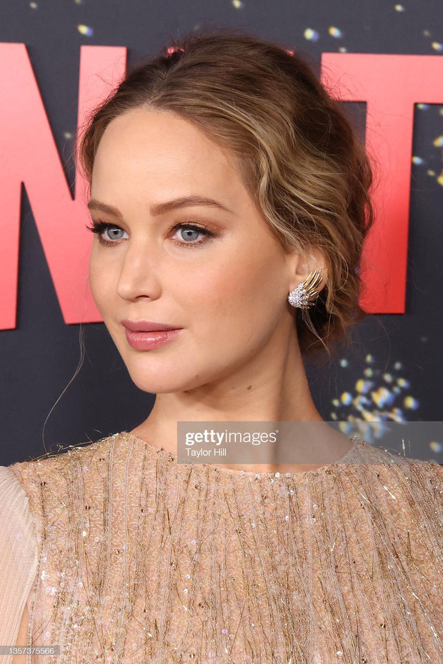 Cặp sao siêu hot náo loạn thảm đỏ: Jennifer Lawrence (X-Men) lần đầu khoe bụng bầu, đẹp đến mức át cả nam thần Titanic một thời - Ảnh 6.