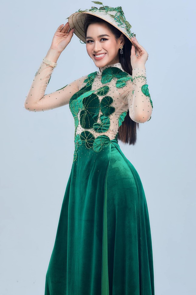 Hoa hậu Đỗ Thị Hà hé lộ về đối thủ 