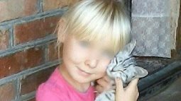 Bé gái 8 tuổi mất tích, bức vẽ nguệch ngoạc tố cáo tội ác của gã hàng xóm nhưng được tuyên trắng án nhờ màn "quay xe" tại tòa