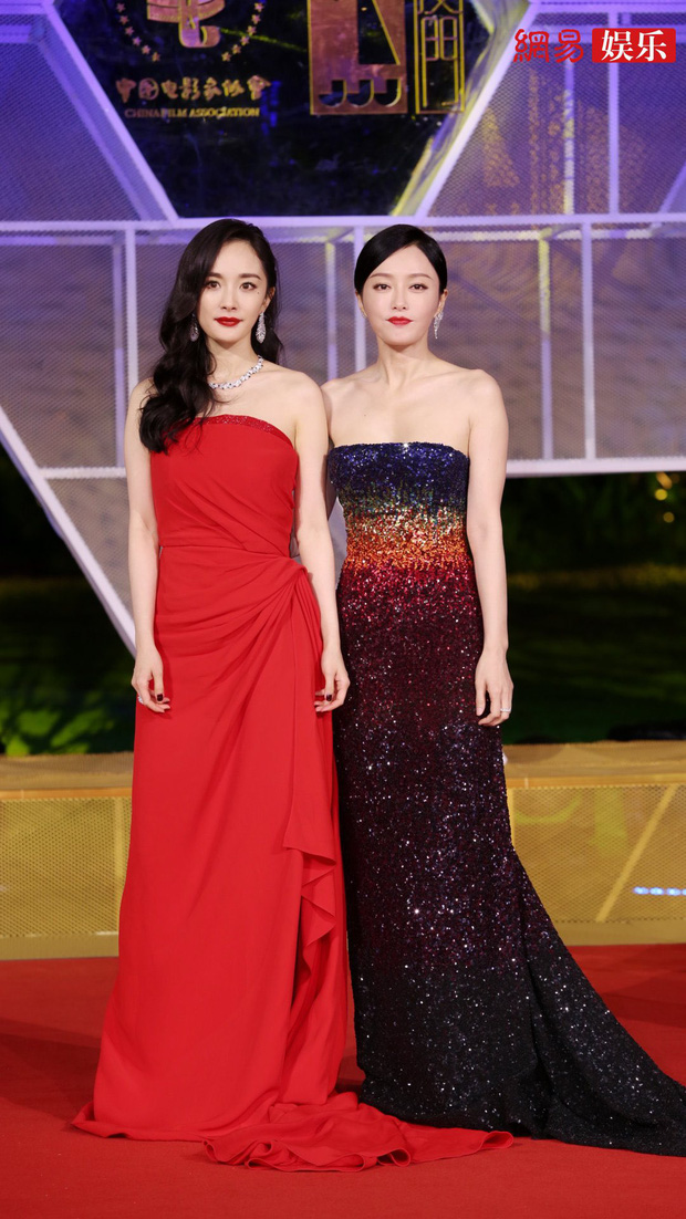 Màn đụng độ nhan sắc không ngờ: Dương Mịch nổi tiếng xinh đẹp nhưng ai ngờ lép vế trước cô bạn thân hơn 7 tuổi Tần Lam - Ảnh 3. Màn đụng độ nhan sắc không ngờ: Dương Mịch nổi tiếng xinh đẹp nhưng ai ngờ lép vế trước cô bạn thân hơn 7 tuổi Tần Lam - Ảnh 3.