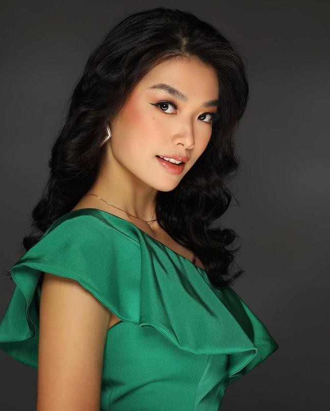 Cập nhật tình hình Đỗ Thị Hà khi 7 thí sinh Miss World phải cách ly vì nghi mắc COVID-19 - Ảnh 1.