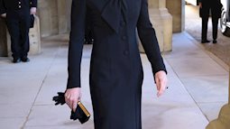 Shopping như Kate Middleton: Ưng mẫu nào là chốt liền 2 màu cho đỡ đau đầu!