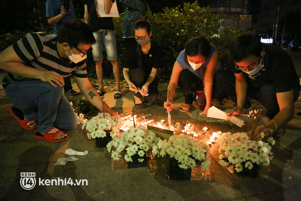 Nghẹn lòng lễ tưởng niệm bé gái 8 tuổi nghi bị dì ghẻ bạo hành: Tấm di ảnh với nụ cười ngây thơ khiến bao người xót xa - Ảnh 2.