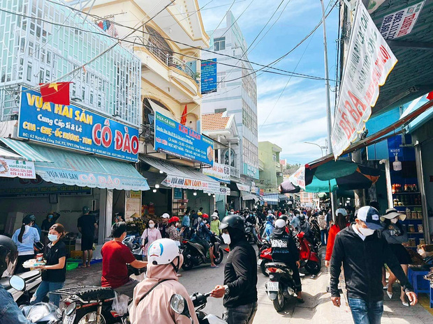 SỐC: Hàng chục nghìn lượt khách đổ về Vũng Tàu trong 2 ngày lễ, từ phà biển đến bãi tắm, điểm check-in đều đông khủng khiếp - Ảnh 7.