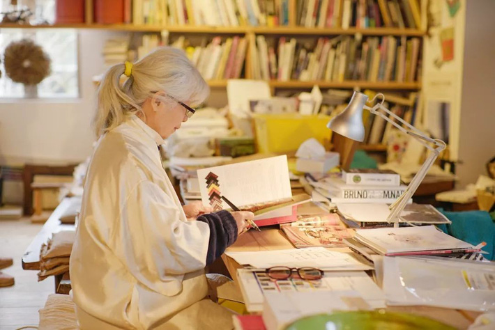 Cụ bà 76 tuổi yêu thích đọc sách, nấu ăn, sống gần thiên nhiên trong ngôi nhà thôn quê rộng 400m² ở Nhật Bản - Ảnh 13.