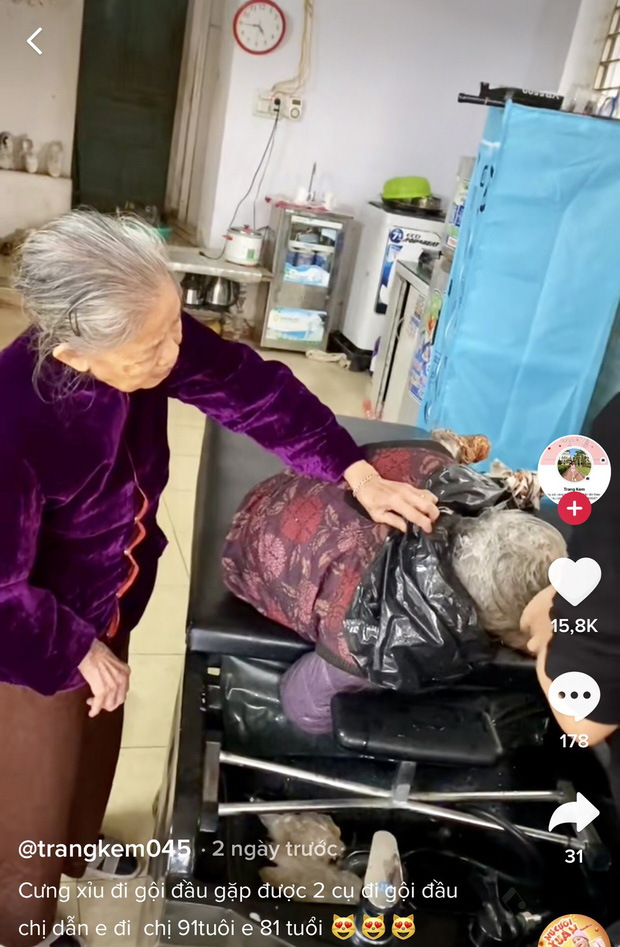 Cụ bà 91 tuổi đưa em gái 81 tuổi đi gội đầu: Những lời chia sẻ khiến con cháu cay mắt - Ảnh 3.