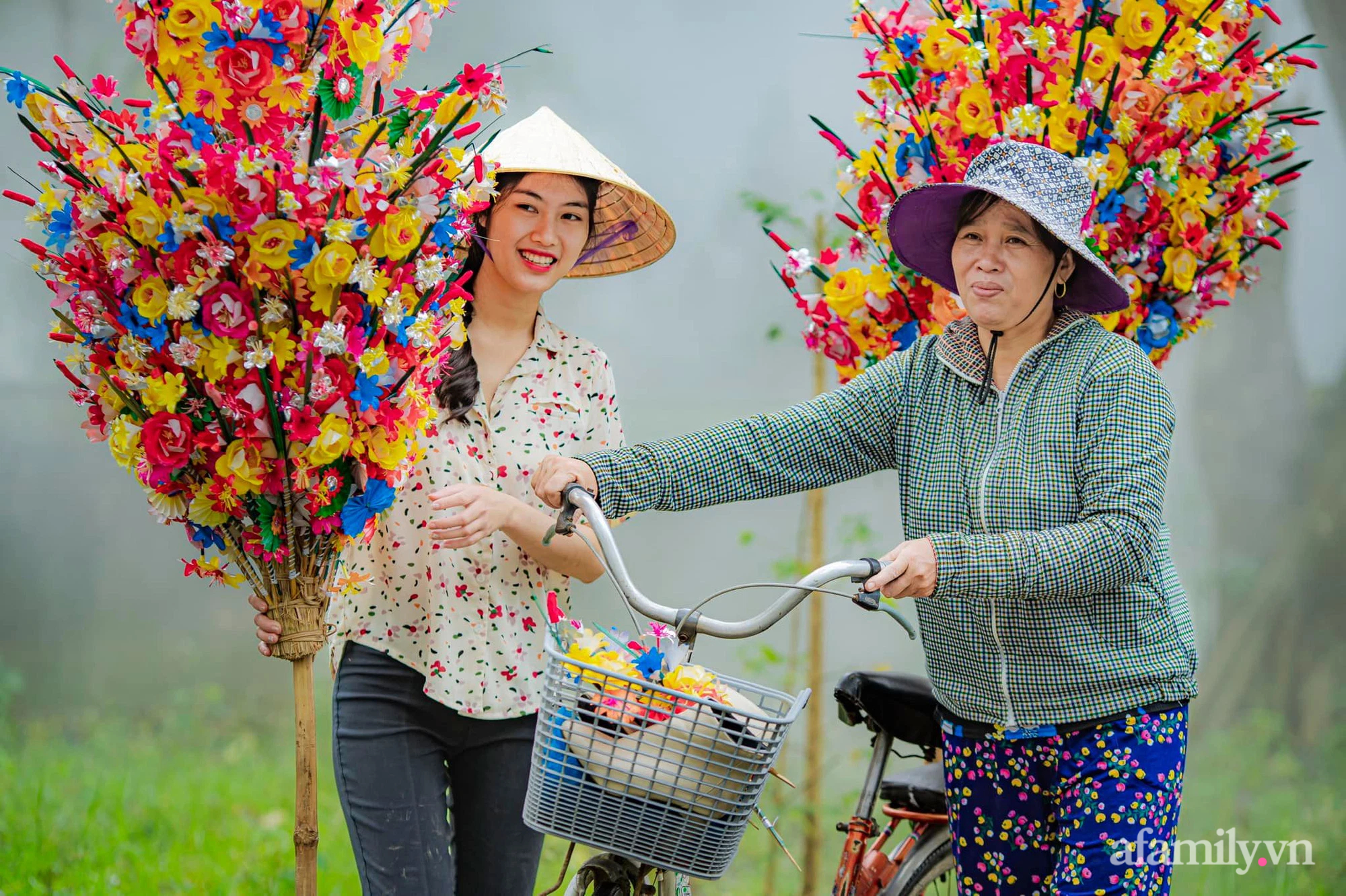 Cứ đến Tết làng hoa giấy Thanh Tiên lại rực rỡ sắc màu - nét đẹp tâm linh tồn tại hơn 300 năm ở Huế - Ảnh 12.