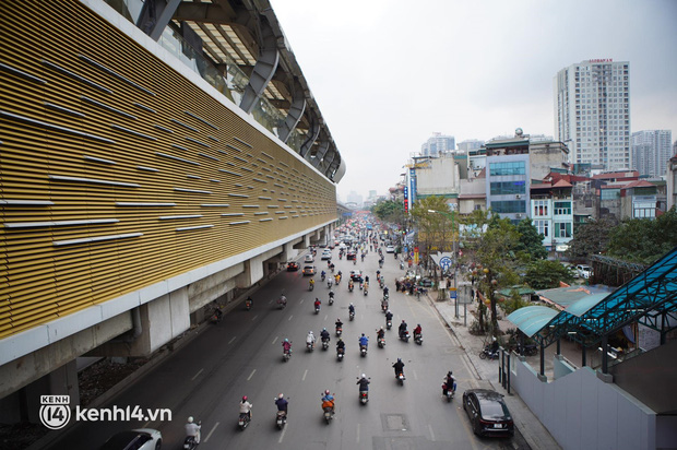 Cập nhật tình hình các bến xe ở Sài Gòn - Hà Nội ngay lúc này: “Nhìn mọi người mang quà Tết về quê khiến mình thấy háo hức lắm” - Ảnh 16.