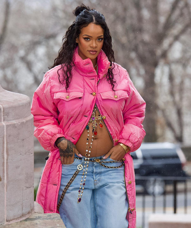 Rihanna có bầu với bạn trai rapper ASAP Rocky - Ảnh 3.