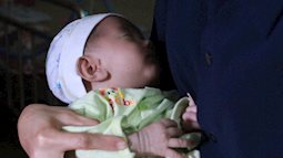 3 đứa trẻ sơ sinh bị bỏ rơi được cứu ngay trước thềm năm mới nhưng đang thiếu sữa mẹ