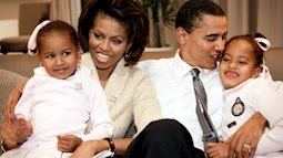2 ái nữ nhà Tổng thống Obama xuất hiện với hình ảnh nổi loạn gây sốc, không còn nhận ra nổi cặp Đệ nhất tiểu thư năm nào