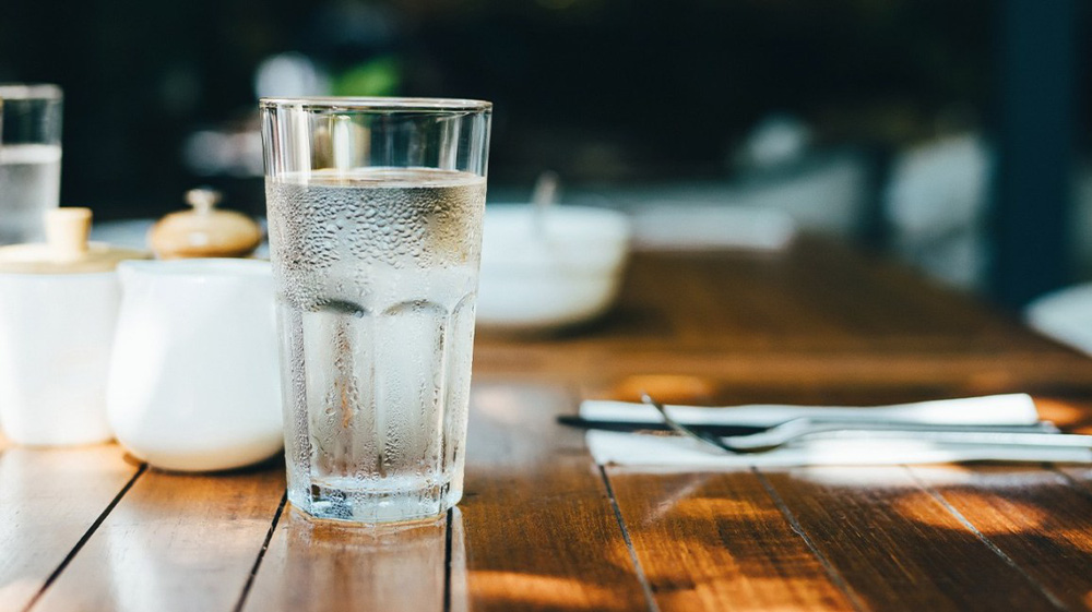 Vì sao nên uống nước xen kẽ uống rượu? BS tim mạch nêu lý do, cảnh báo căn bệnh nguy hiểm - Ảnh 3.