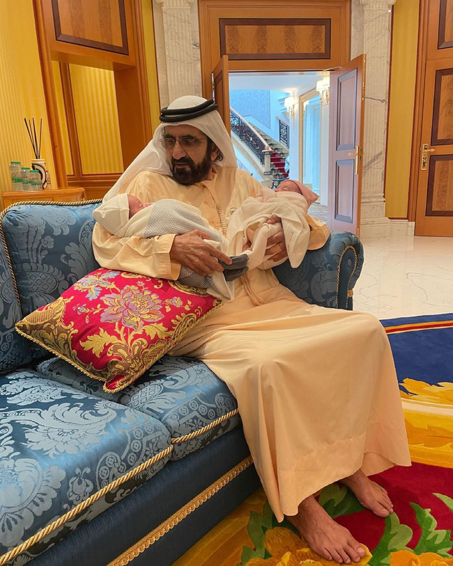 HOT: Lộ diện hai con sinh đôi của Thái tử đẹp nhất Dubai cùng người vợ bí ẩn xinh như nữ thần đang 