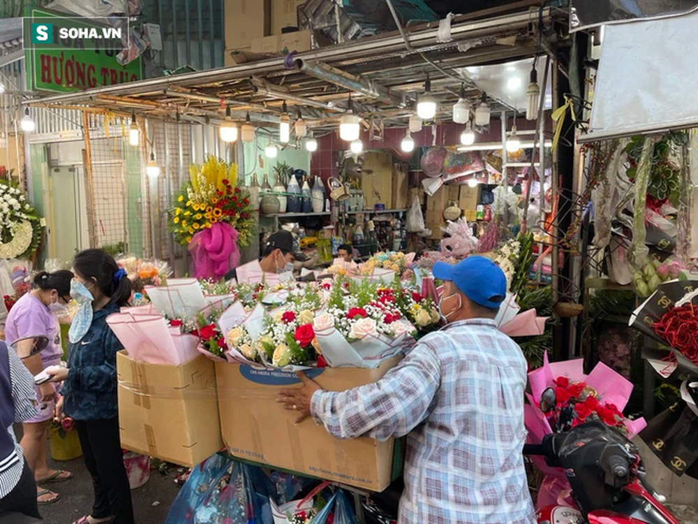 Bó hoa tặng người yêu dịp 14/2 cao hơn tiền lương cơ sở - Ảnh 8.