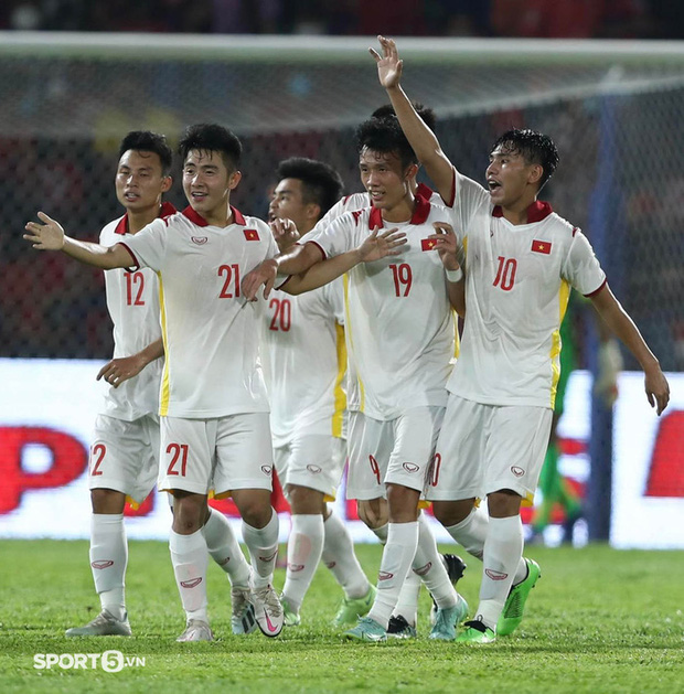 Thi đấu thăng hoa, U23 Việt Nam đánh bại U23 Singapore với tỷ số không tưởng 7-0 - Ảnh 3.