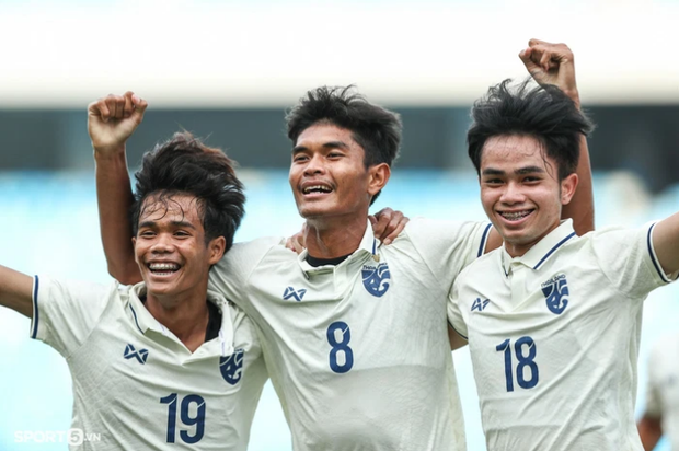 TUYỆT VỜI!!! Vượt khó khăn chưa từng có trong lịch sử, U23 Việt Nam vào chung kết đấu Thái Lan sau loạt luân lưu - Ảnh 25.