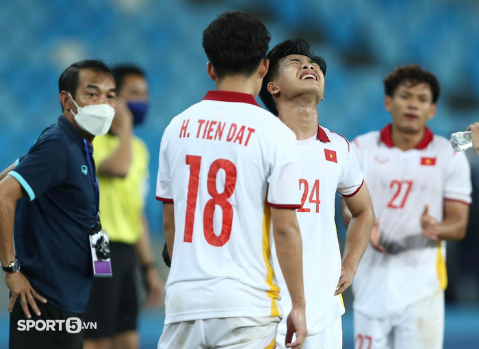 Chùm ảnh: Xúc động với tinh thần chiến đấu đến cùng của U23 Việt Nam - Ảnh 1.