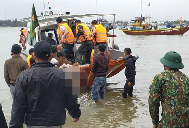 Công an thông tin về sự cố lật ca nô tại biển Cửa Đại khiến 17 người tử vong - Ảnh 1.
