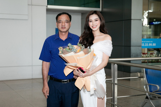 Đỗ Hà về Việt Nam sau thành tích top 13 Miss World: Visual góc cận cực xinh, 1 hành động ở sân bay gây chú ý! - Ảnh 6.