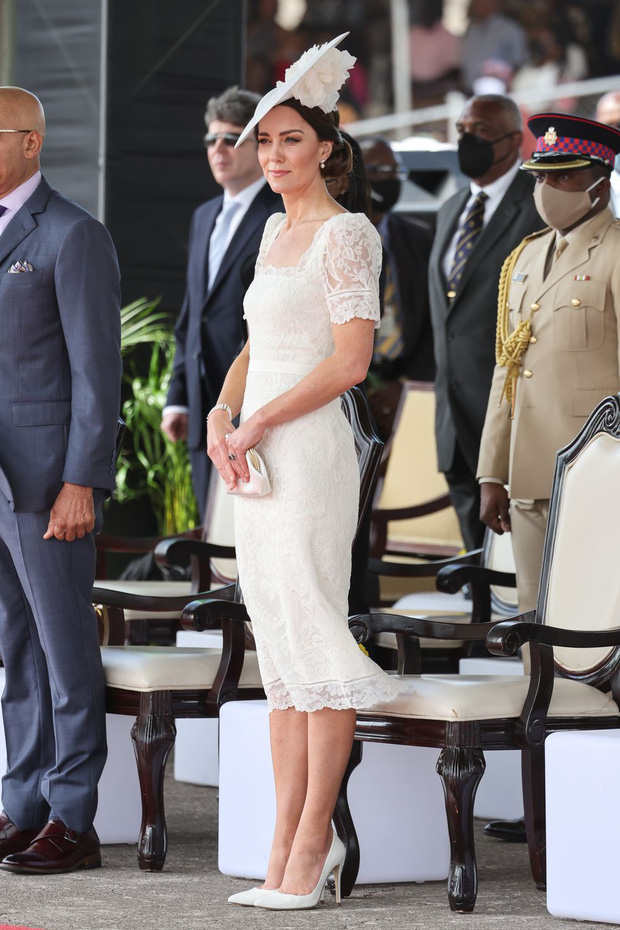 Quên Kate Middleton đệ nhất tiết kiệm ngày xưa đi, giờ cô là công nương Kate chịu chi của 2022 rồi! - Ảnh 5.