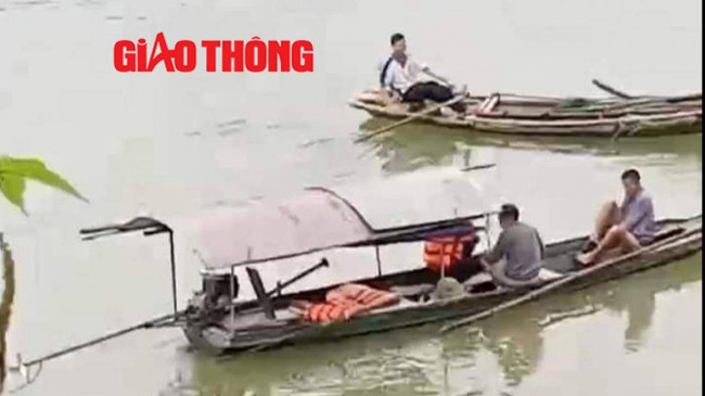 Vụ 2 mẹ con bị đắm đò ở Tuyên Quang: Thi thể mẹ đã được tìm thấy, bé con 5 tuổi vẫn mất tích - Ảnh 1.