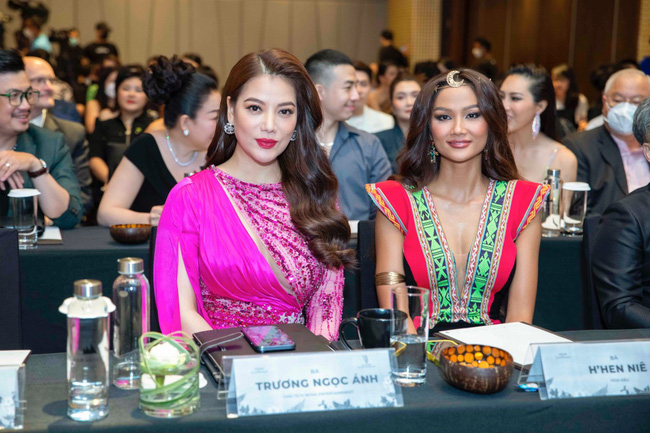 Miss Earth 2021 Destiny Wagner đến Việt Nam làm giám khảo cuộc thi Hoa hậu, nhan sắc ra sao khi so với H'Hien Niê  - Ảnh 8.