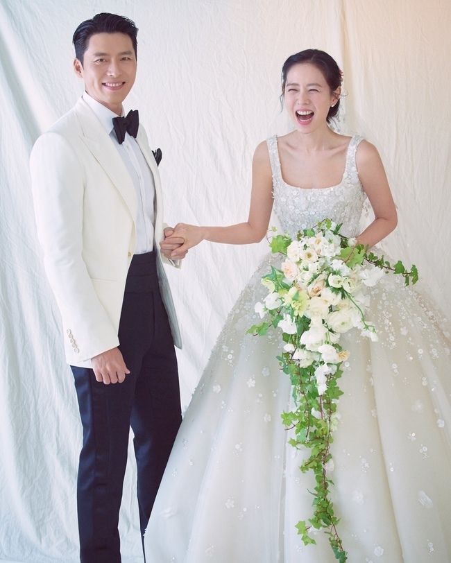 HOT: Chính thức lộ diện ảnh cưới của Hyun Bin - Son Ye Jin  - Ảnh 2.
