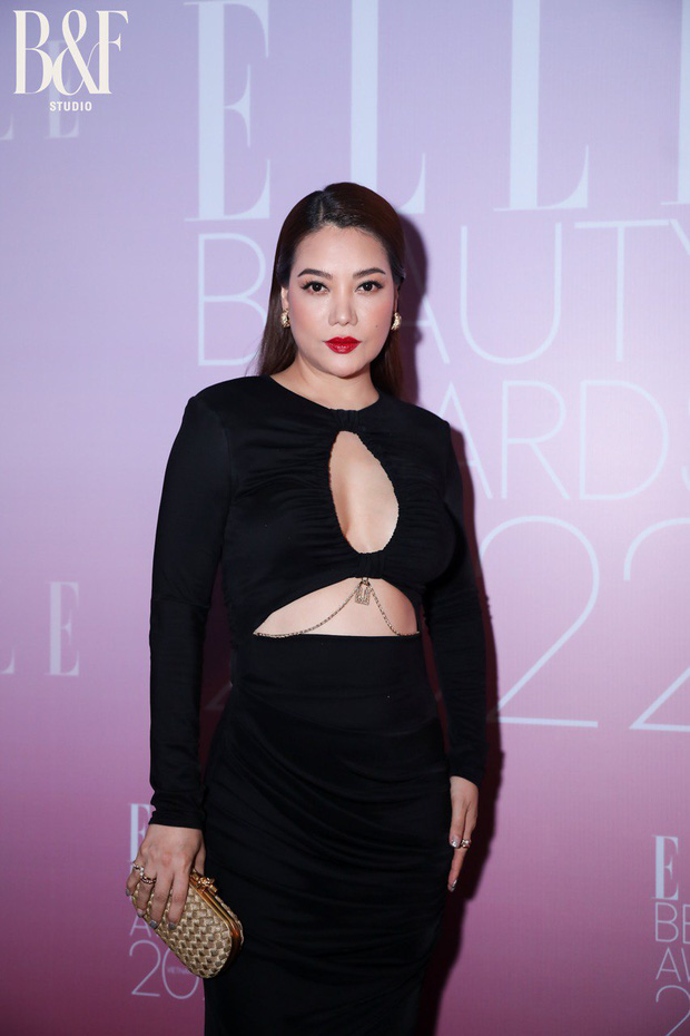 Thảm đỏ Elle Beauty Awards 2022: Tiểu Vy - Lương Thùy Linh sexy hết nấc, Hoàng Oanh xuất hiện đầy thần thái hậu ly hôn - Ảnh 10.