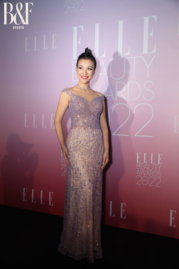 Thảm đỏ Elle Beauty Awards 2022: Tiểu Vy - Lương Thùy Linh sexy hết nấc, Hoàng Oanh xuất hiện đầy thần thái hậu ly hôn - Ảnh 2.