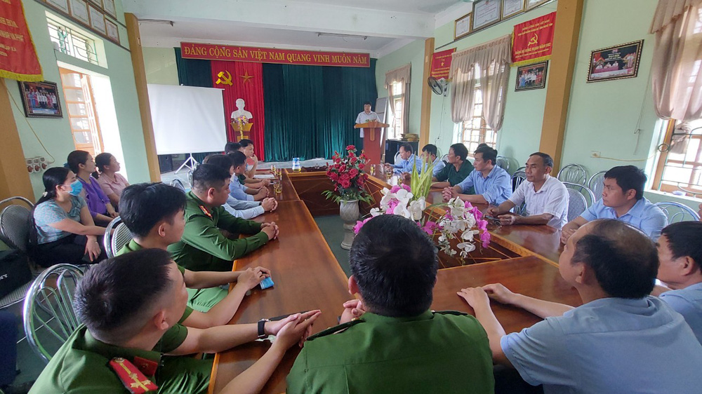 Người lao xuống sông cứu 3 thanh niên: Khi đưa được 2 em vào bờ, em còn lại đã trôi 25m - Ảnh 1.