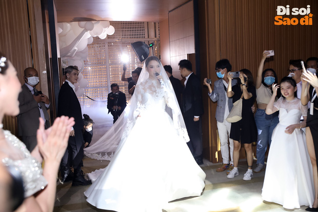 Đám cưới Phương Trinh Jolie và Lý Bình: Một khoảnh khắc xúc động khiến Trương Quỳnh Anh và dàn khách mời rơi nước mắt - Ảnh 8.