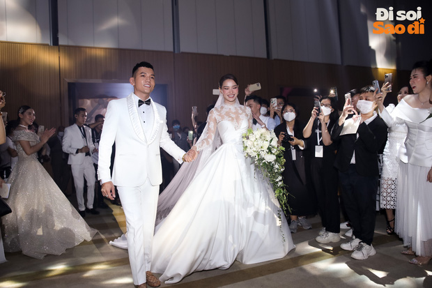 Đám cưới Phương Trinh Jolie và Lý Bình: Một khoảnh khắc xúc động khiến Trương Quỳnh Anh và dàn khách mời rơi nước mắt - Ảnh 9.