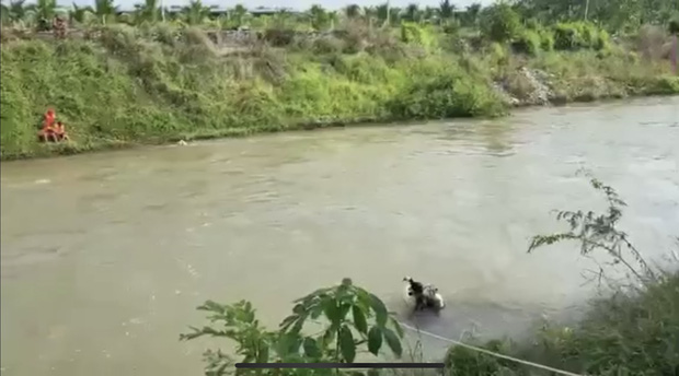 Bình Dương: Nhảy xuống dòng kênh cứu bạn, cả hai bị nước cuốn trôi tử vong thương tâm  - Ảnh 1.