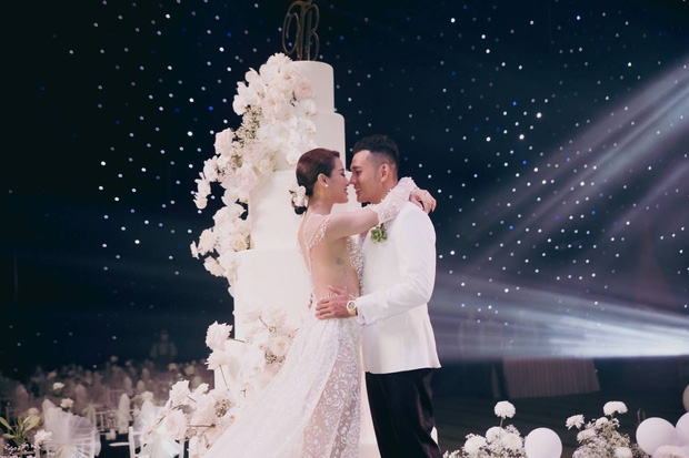 Đám cưới Phương Trinh Jolie và Lý Bình: Một khoảnh khắc xúc động khiến Trương Quỳnh Anh và dàn khách mời rơi nước mắt - Ảnh 31.