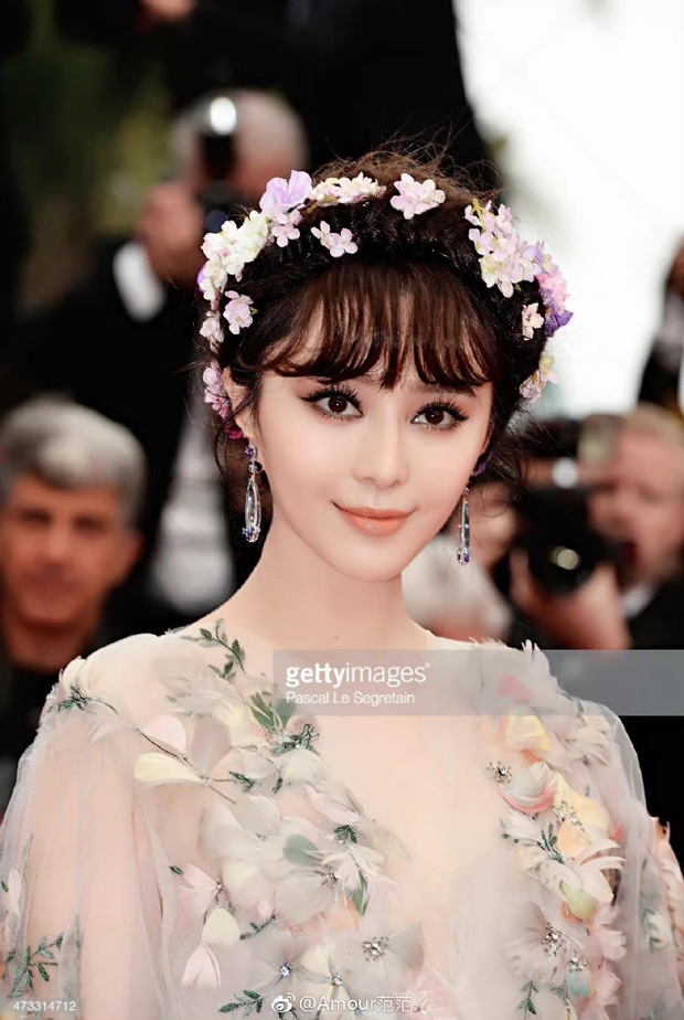 Có 1 năm Phạm Băng Băng thống trị thảm đỏ Cannes: Đẹp nao lòng với bộ đầm hoa như tiên tử, ống kính Getty Images cũng chịu thua - Ảnh 5.