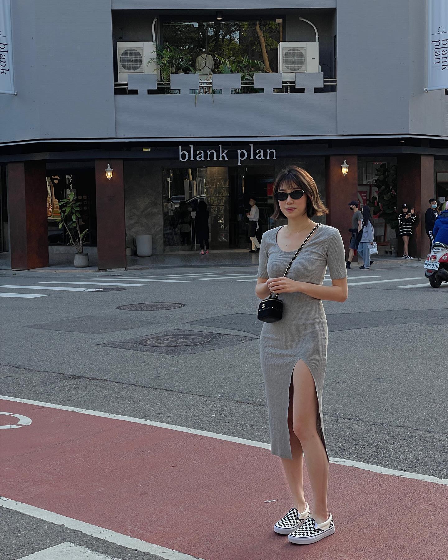 Nàng blogger Đài Loan bổ túc cách diện đồ đơn giản mà đẹp mê khi đi du lịch - Ảnh 9.
