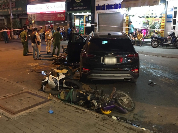 TP.HCM: Nam tài xế say xỉn lái ô tô tông 10 xe máy, nhiều người bị thương nằm la liệt ngay chợ Thủ Đức - Ảnh 2.