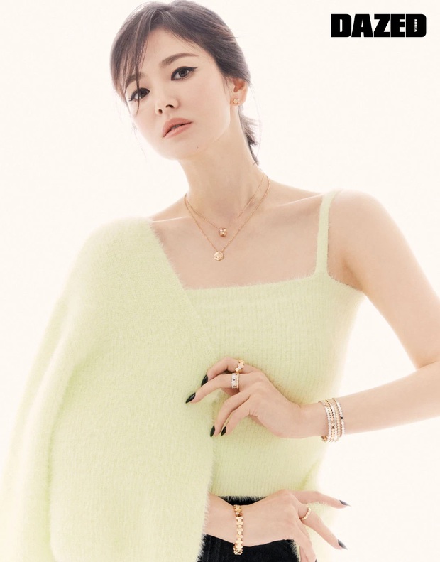 Song Hye Kyo hiếm khi mặc đồ hở nhưng hễ mặc là ai cũng phải bất ngờ với điểm tuyệt phẩm này - Ảnh 7.
