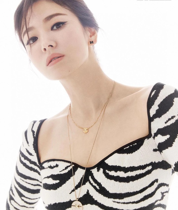 Song Hye Kyo hiếm khi mặc đồ hở nhưng hễ mặc là ai cũng phải bất ngờ với điểm tuyệt phẩm này - Ảnh 9.